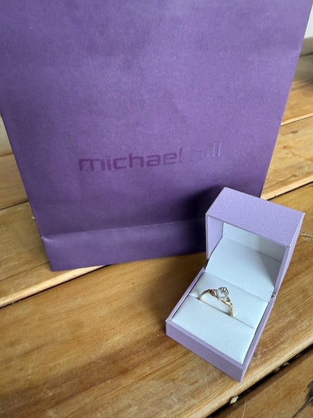 10k gold Claddagh ring Carousel 3