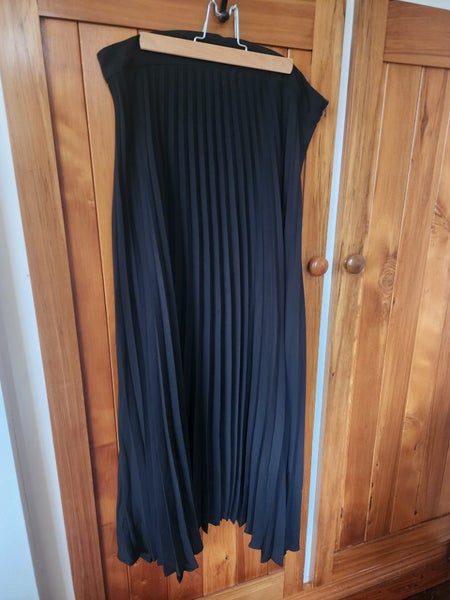 Salasai pleated Skirt Sz 12 Carousel 1