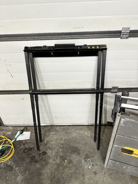 Dewalt 254mm table saw & stand Carousel 2