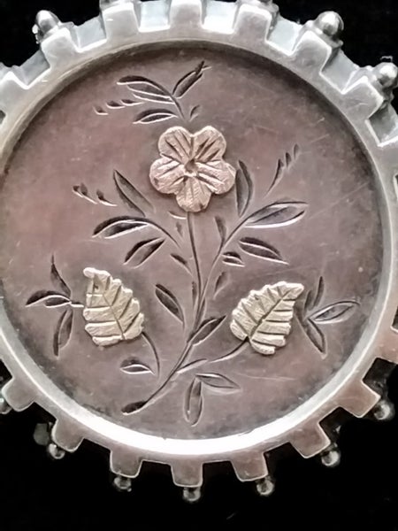 Silver Victorian brooch Carousel 1