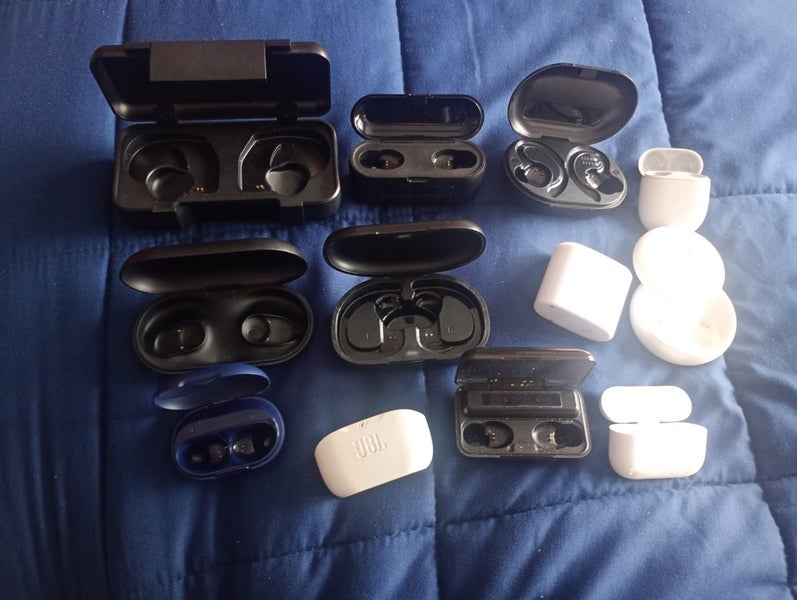 Bulk empty earbud cases Carousel 1
