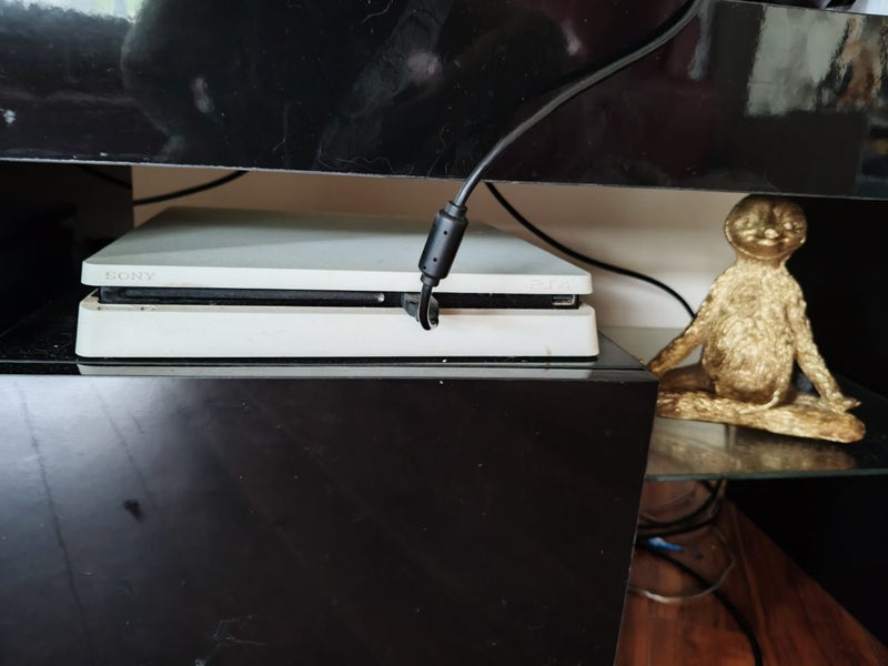 Playstation 4 Slim 1TB White PS4 with controller Carousel 1