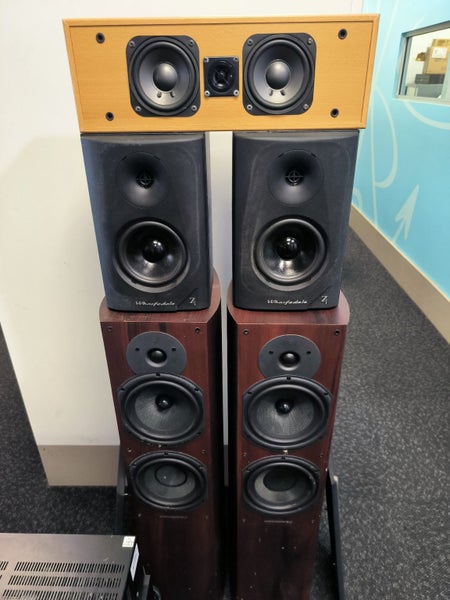 DENON 5.1 CHANNELS 390W HOME THEATER SYSTEM W/ ASSORTED SPEAKERS #B21123369-1 Carousel 1
