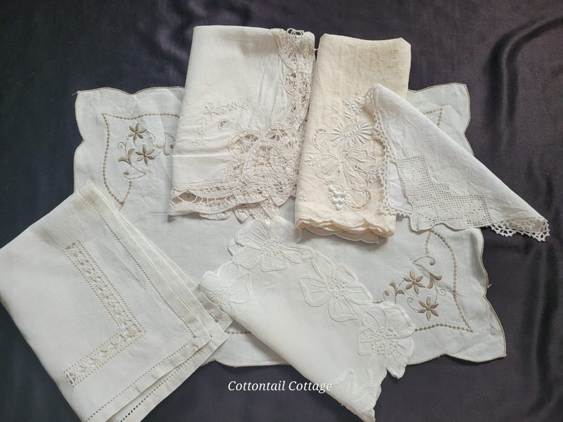 Six Vintage Table Mats Doilies Carousel 1