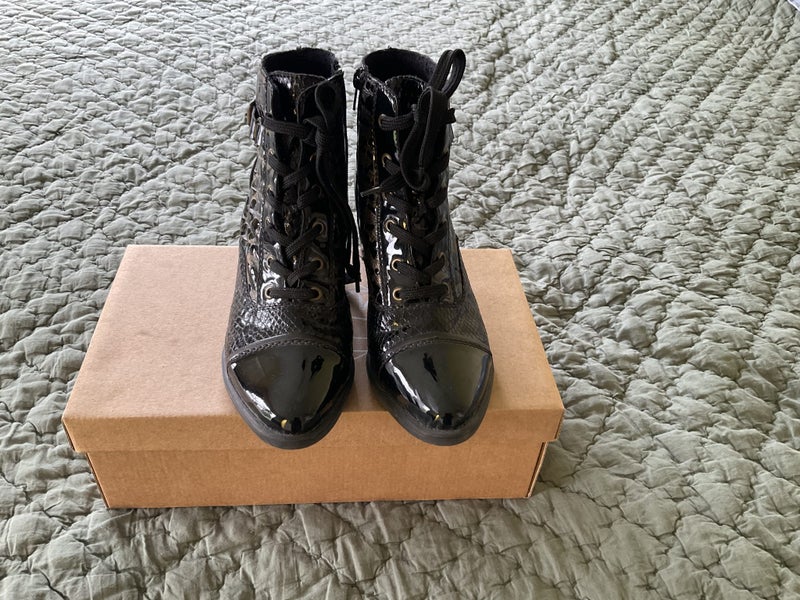 Womens boots Carousel 1