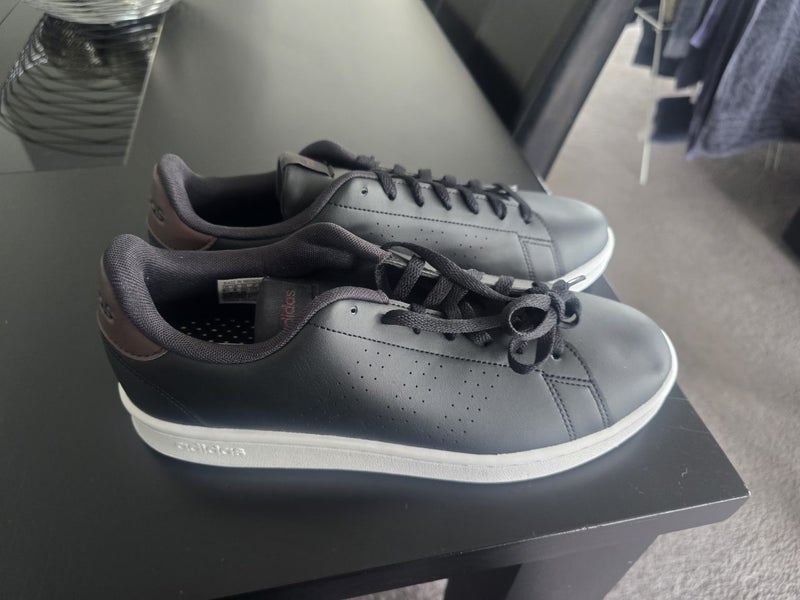 Adidas shoes brand new Carousel 1