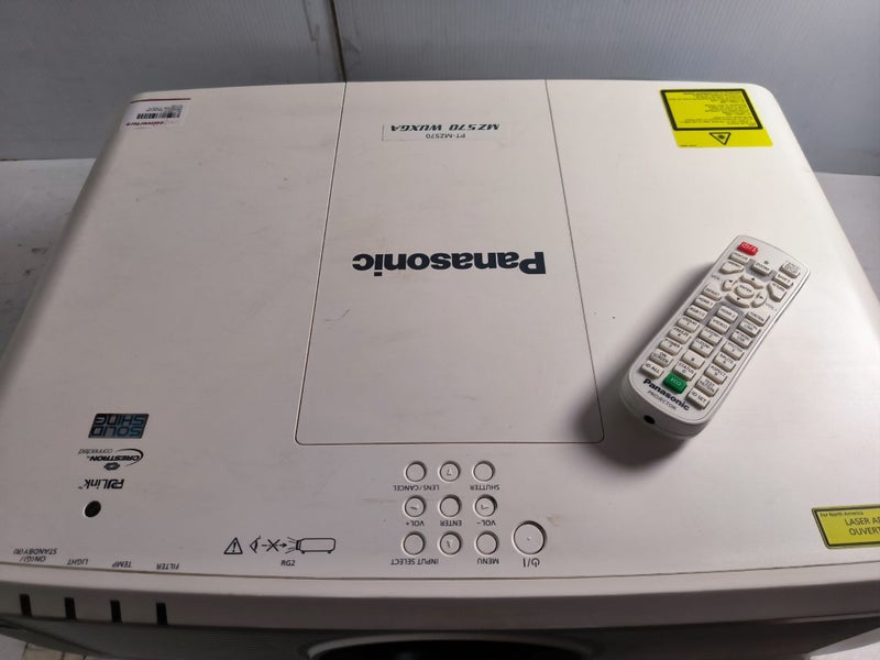 PANASONIC PROJECTOR *6000 LAMP HOURS REMAINING* PTMZ570 #B21123373-1 Carousel 2