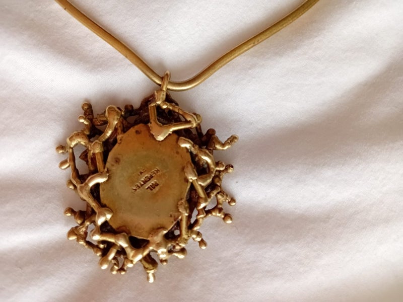 Unusual retro necklace Carousel 2
