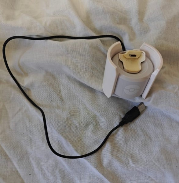 Pokeball Plus Charger Carousel 1