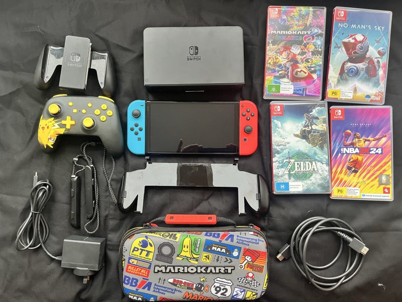 Nintendo Switch OLED Bundle Carousel 1