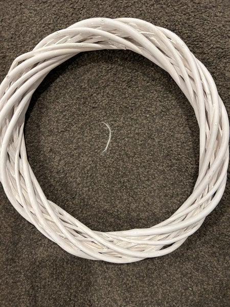 13x white craft wreaths Carousel 2