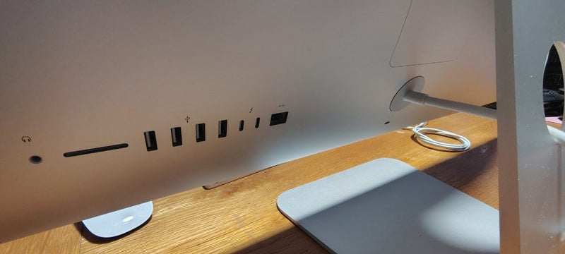 2020 iMac - 27 inch 'Retina 5K' 3.3ghz 6-core core i5. Carousel 3