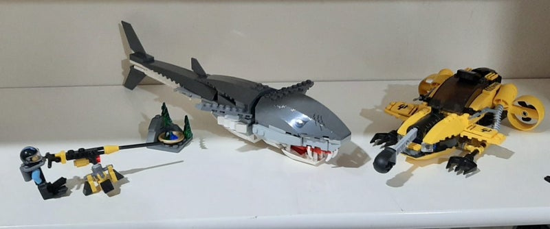 LEGO 7773 AQUA RAIDERS TIGER SHARK ATTACK Carousel 3