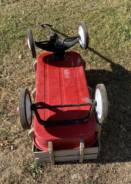 ***. **. * RADIO FLYER WAGON *. **. *** Carousel 4