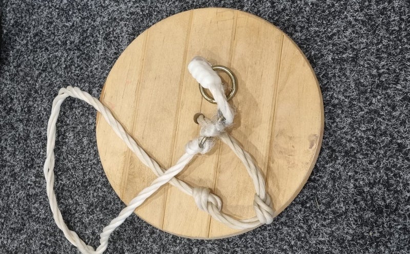 WOODEN DISC SWING Carousel 1