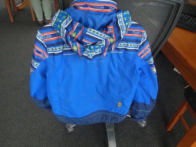 a jacket for child Carousel 4