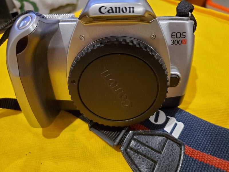 CANON EOS 300V BODY ONLY Carousel 2