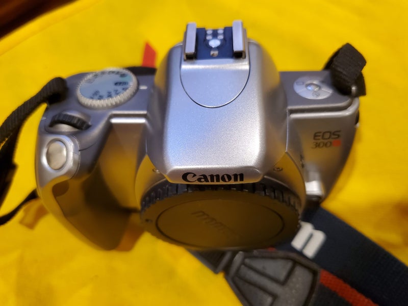 CANON EOS 300V BODY ONLY Carousel 9