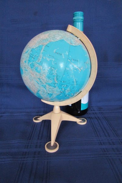 Vintage Globe Of The World. Retro Atomic Style. Ex. Cond. See Others. All Ex. Carousel 1