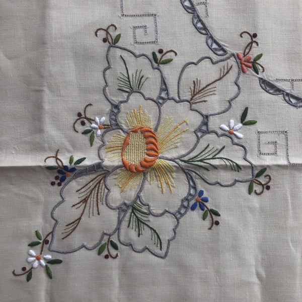Vintage Floral Embroidered Large Tablecloth Carousel 2