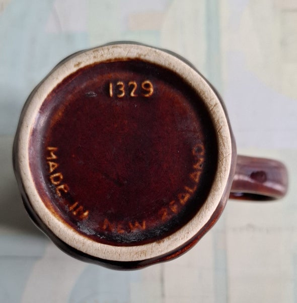 Crown Lynn - Mug - 1329 Carousel 2