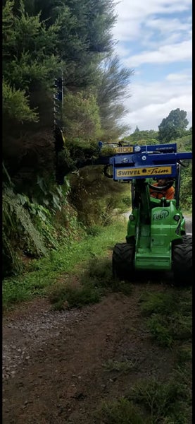 Hedge cutter attachment Carousel 5