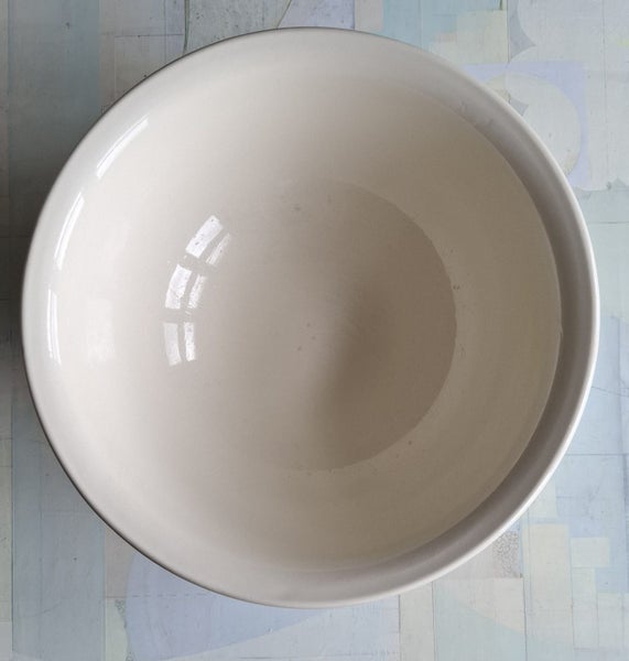 Crown Lynn mixing bowl - 25 cms Carousel 2
