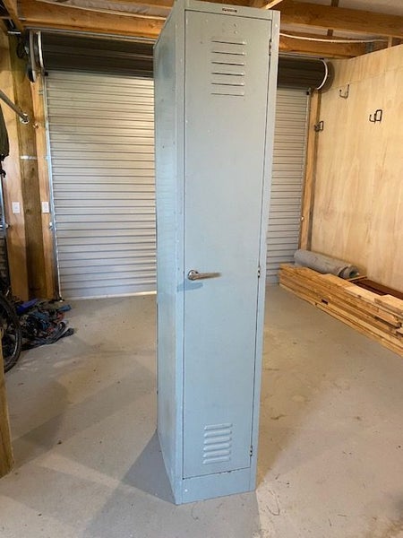 Steel Locker Carousel 1