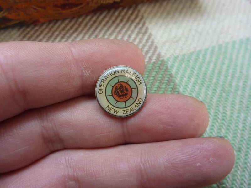 Awesome Vintage NZ Badge Operation Raleigh New Zealand Badge Carousel 1