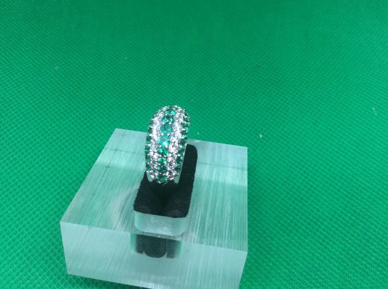 Emeralds (1.26ct) and Diamonds Ring Carousel 2