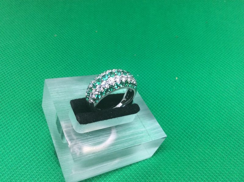 Emeralds (1.26ct) and Diamonds Ring Carousel 1