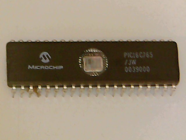 PIC16C765/JW 8-bit Microcontroller Carousel 1