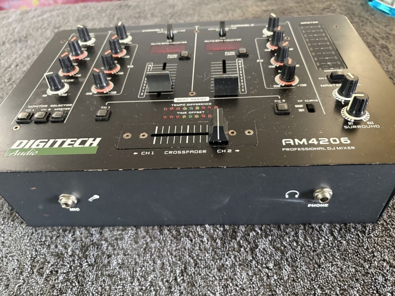 DJ Mixer - Digitech RM4206 Four Channel Mixer Carousel 2