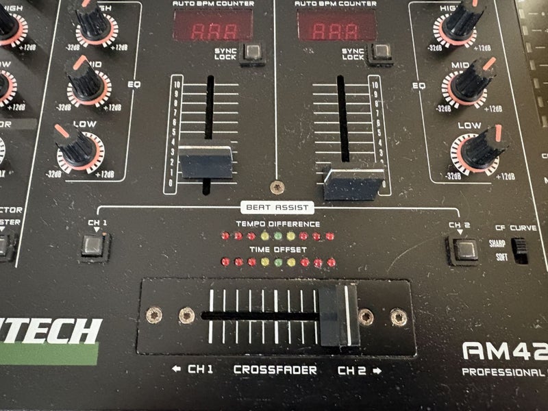 DJ Mixer - Digitech RM4206 Four Channel Mixer Carousel 5
