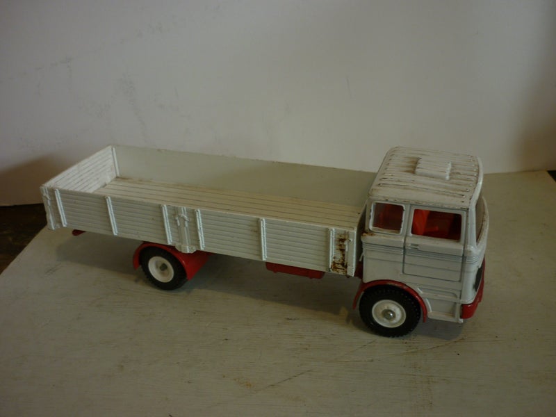 DINKY MERCEDES TRUCK Carousel 1