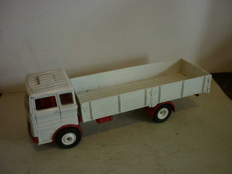 DINKY MERCEDES TRUCK Carousel 2