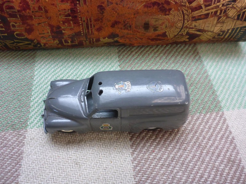Vintage NZ Micro Models Diecast Toy Car GB/21 Holden Panel Van Police Carousel 2