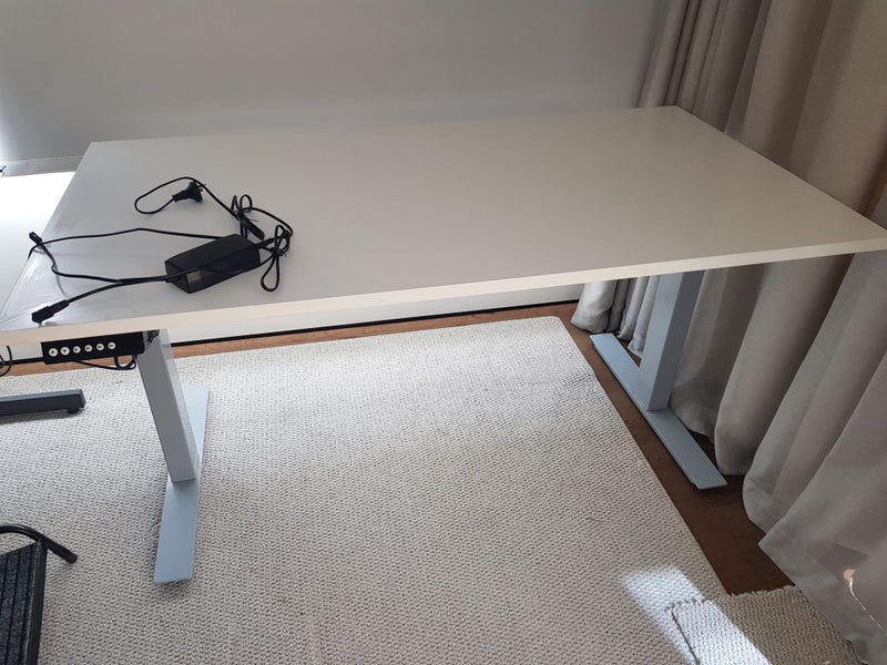 Electric Desk Carousel 1