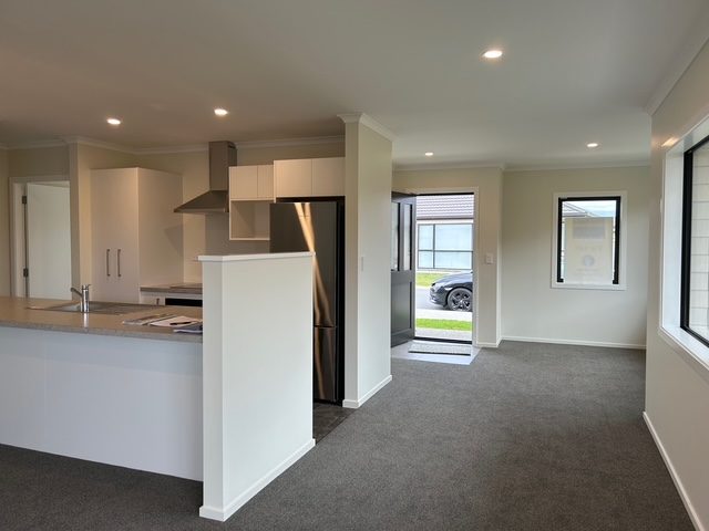 Image 2 of 18