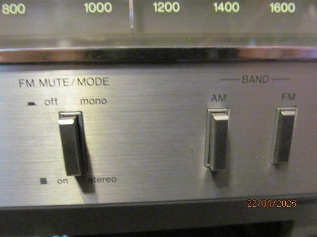 SANYO AM / FM TUNER Carousel 2