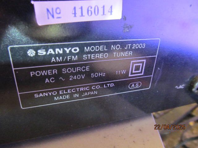 SANYO AM / FM TUNER Carousel 4