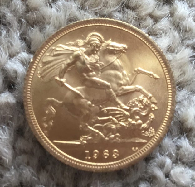 1963 Queen Elizabeth gold sovereign Carousel 1