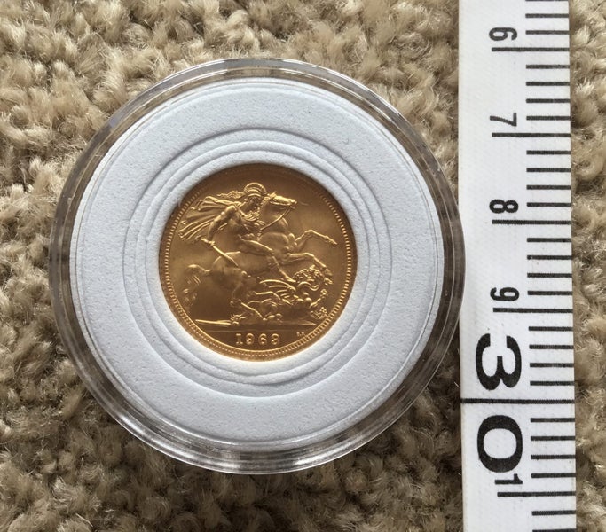 1963 Queen Elizabeth gold sovereign Carousel 5