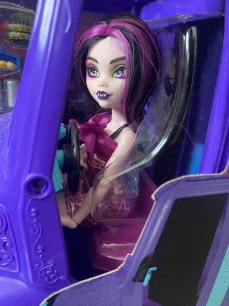 Monster High 'Fangtastic Rockin' Food Truck' playset w Drac doll! Carousel 2