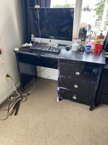 ~$1Res Very solid desk that was painted black but is chipping off~ Carousel 1