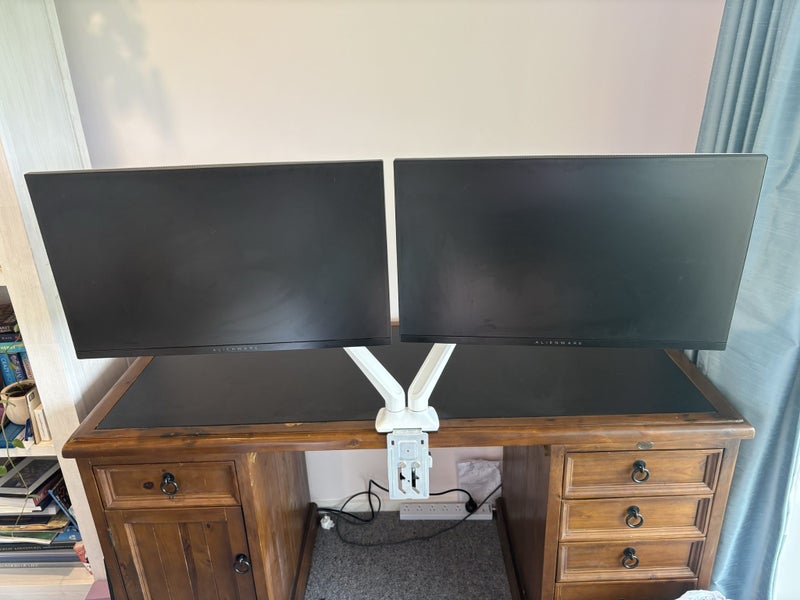 2x Alienware AW2720HF gaming monitors (& stand) Carousel 1