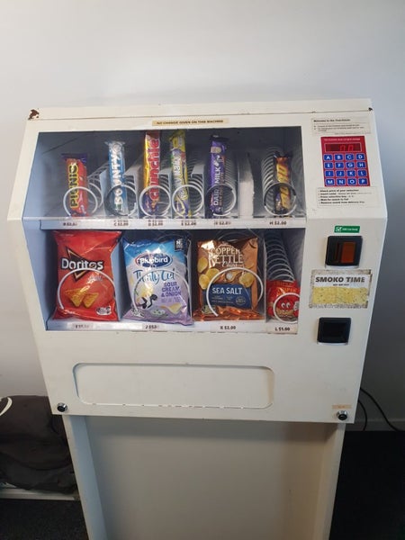 Snackmate Vending Machine. Carousel 7