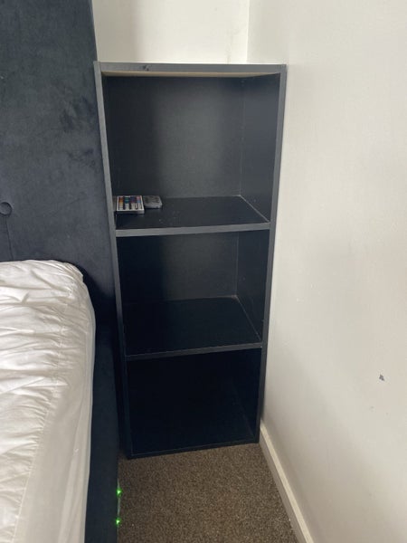 ~4x cube storage shelves, 3 different sizes~ Carousel 3