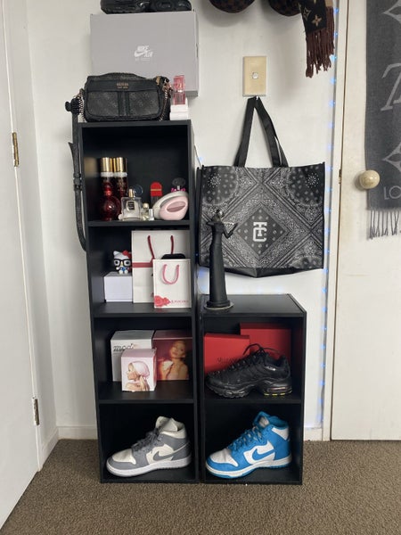 ~4x cube storage shelves, 3 different sizes~ Carousel 1