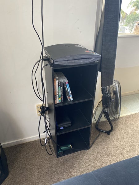 ~4x cube storage shelves, 3 different sizes~ Carousel 2
